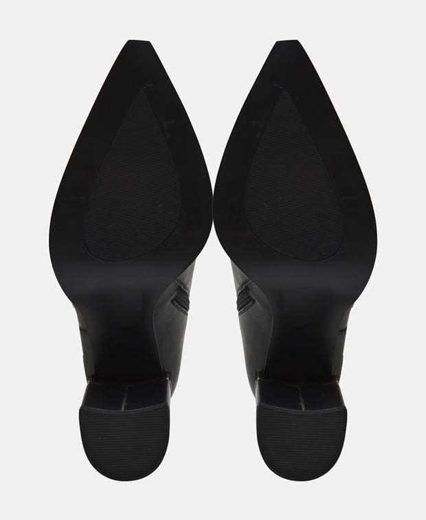Wadenhohe Stiefel