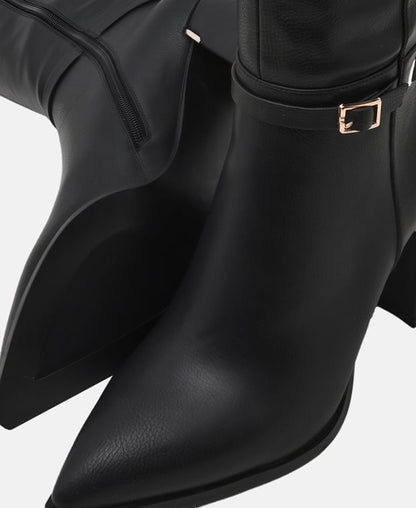 Wadenhohe Stiefel
