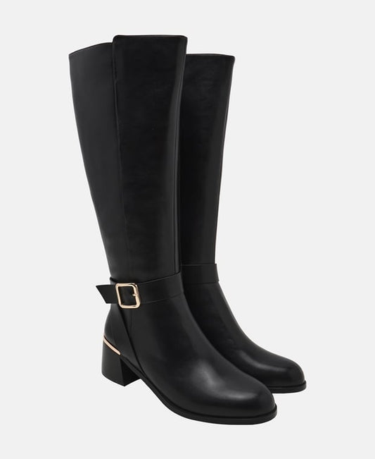 Wadenhohe Stiefel