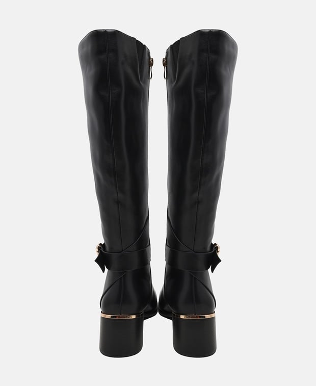 Wadenhohe Stiefel