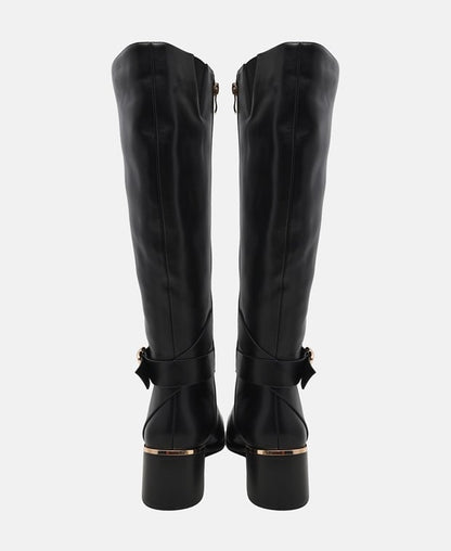Wadenhohe Stiefel