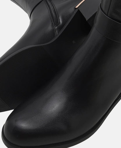 Wadenhohe Stiefel