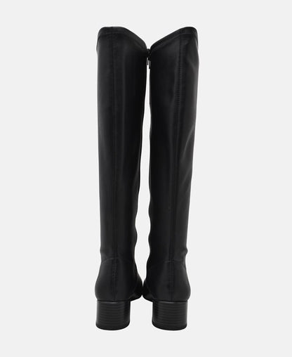 Wadenhohe Stiefel