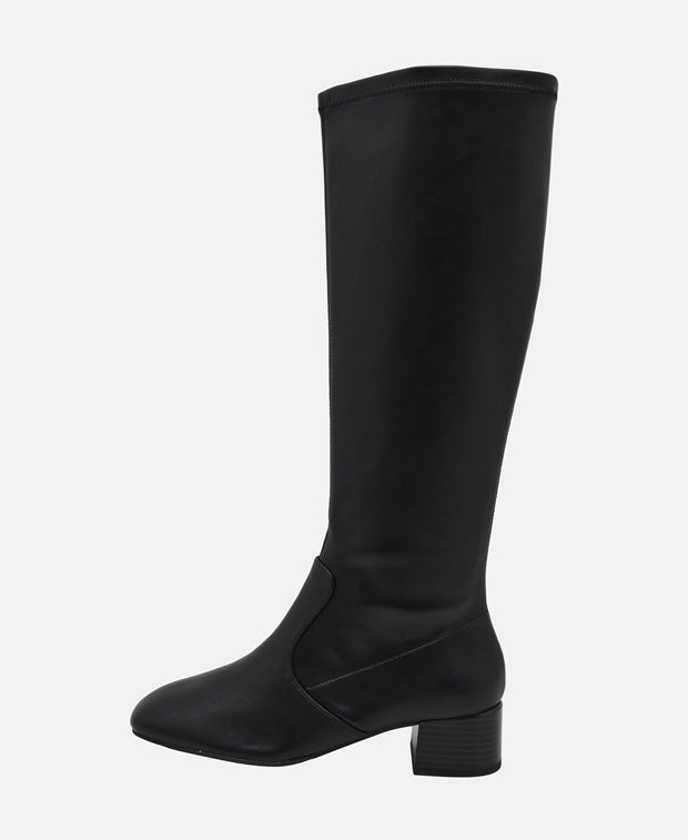 Wadenhohe Stiefel