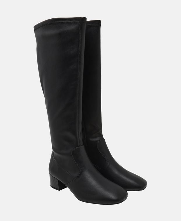 Wadenhohe Stiefel