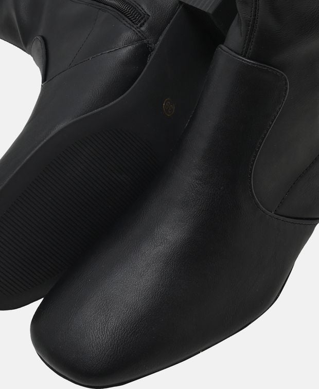 Wadenhohe Stiefel