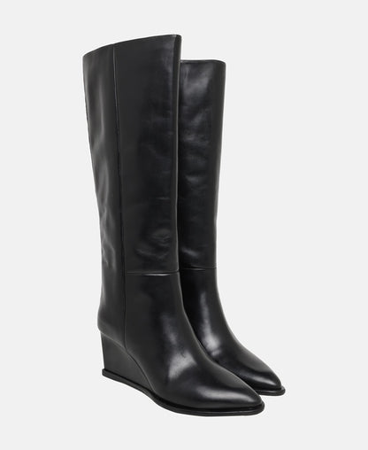 Stiefel mit Keilabsatz