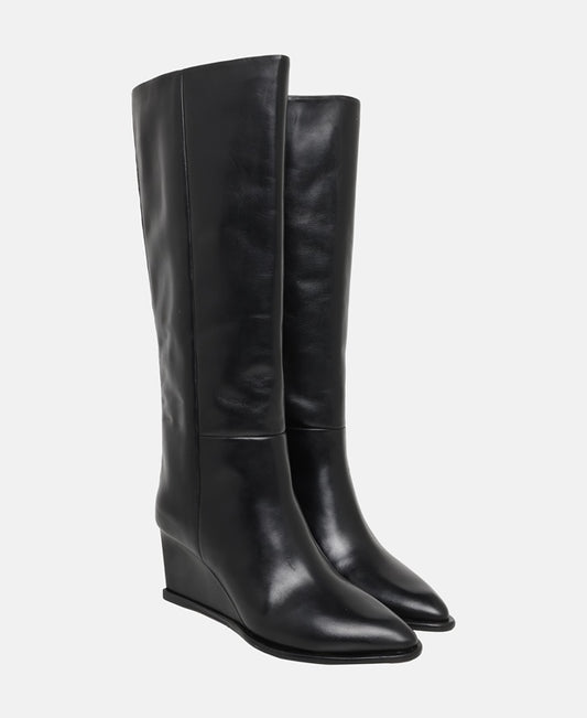 Stiefel mit Keilabsatz