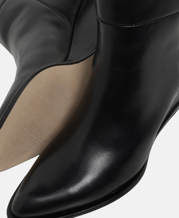 Stiefel mit Keilabsatz