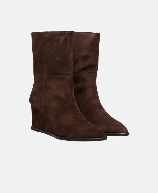 Stiefel mit Keilabsatz