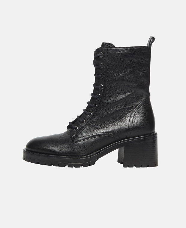 Schnürstiefeletten