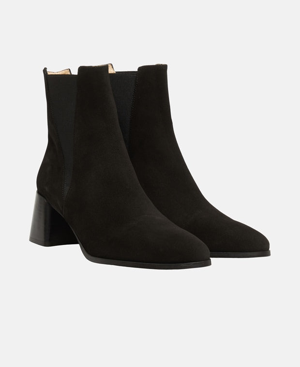 Chelsea Boots