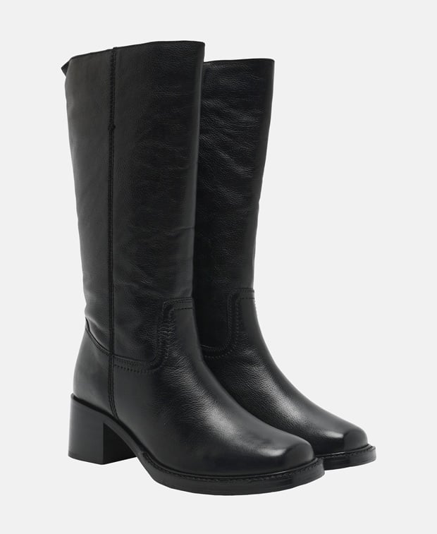 Wadenhohe Stiefel