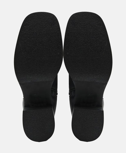 Wadenhohe Stiefel