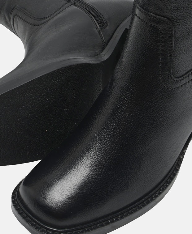 Wadenhohe Stiefel