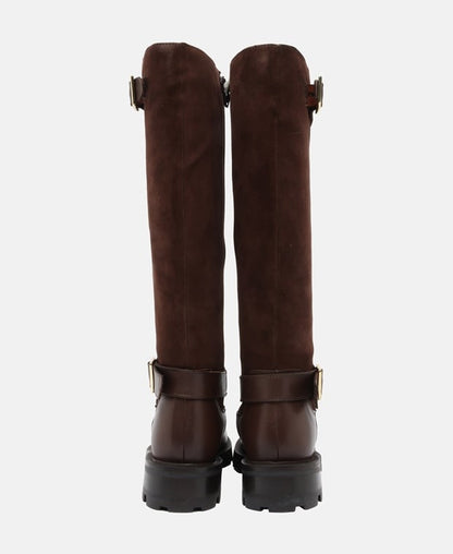 Wadenhohe Stiefel