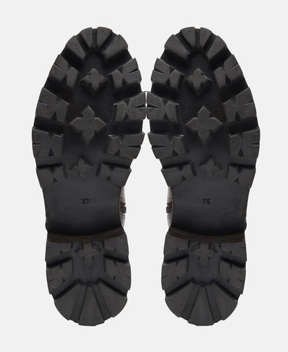 Wadenhohe Stiefel