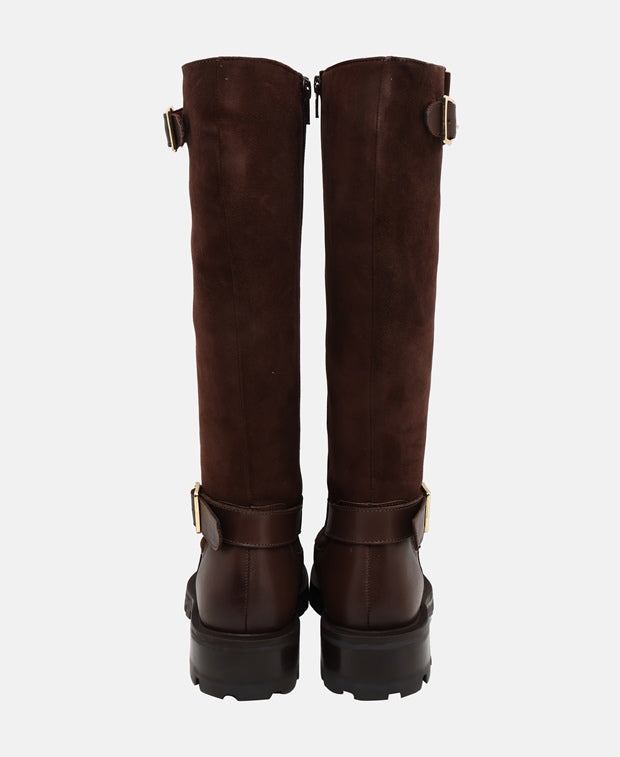 Wadenhohe Stiefel