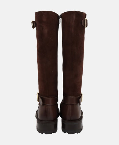 Wadenhohe Stiefel