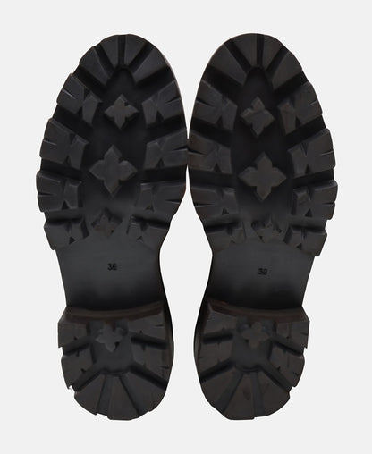 Wadenhohe Stiefel
