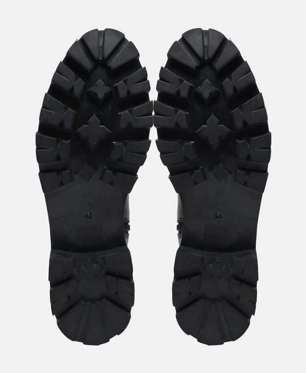 Wadenhohe Stiefel