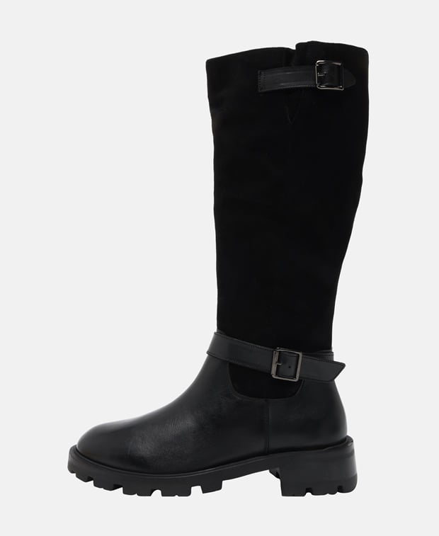 Wadenhohe Stiefel