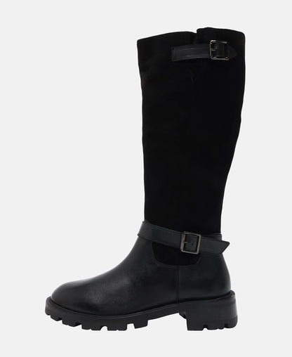 Wadenhohe Stiefel