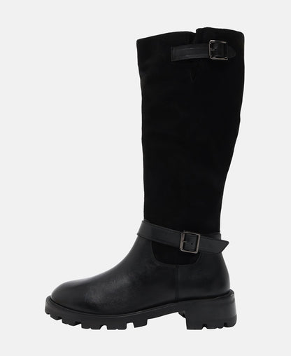 Wadenhohe Stiefel