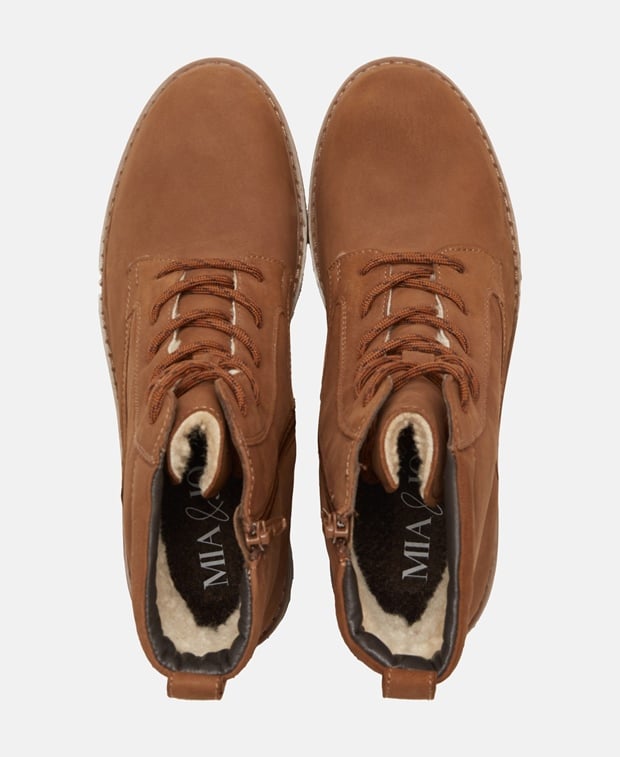 Schnürstiefeletten