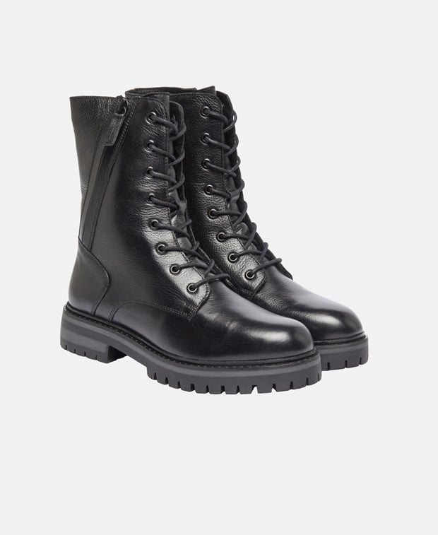 Schnürstiefeletten