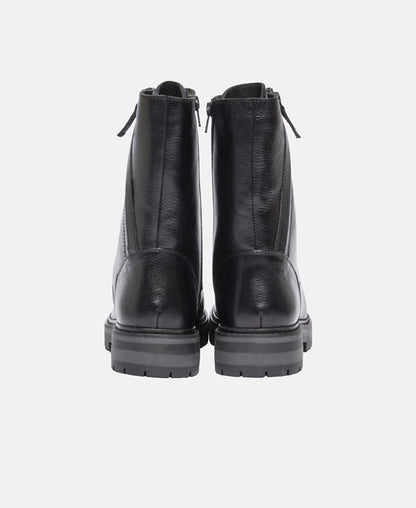 Schnürstiefeletten