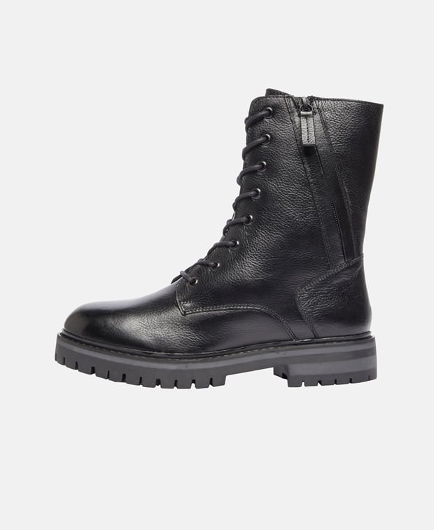 Schnürstiefeletten