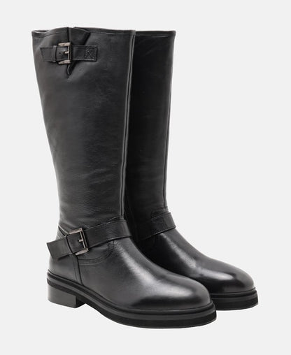 Wadenhohe Stiefel