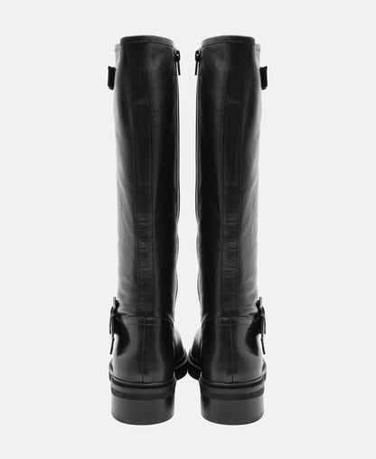 Wadenhohe Stiefel