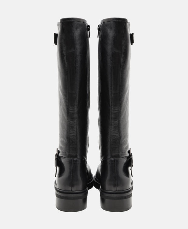Wadenhohe Stiefel