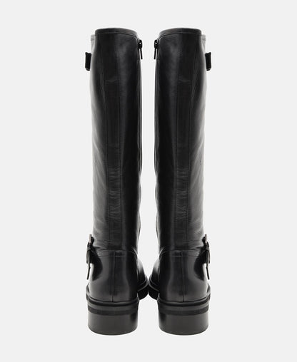 Wadenhohe Stiefel