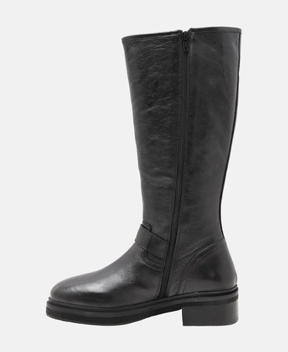 Wadenhohe Stiefel