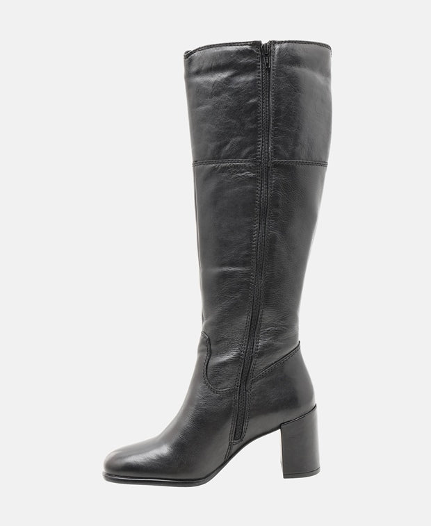 Wadenhohe Stiefel