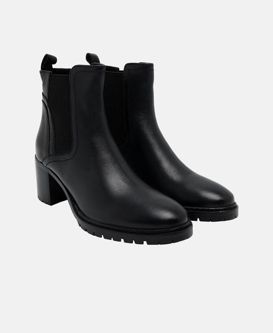 Chelsea Boots