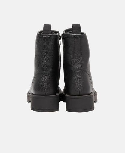 Schnürstiefeletten