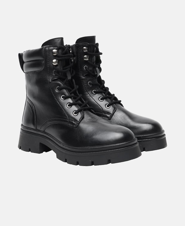 Schnürboots