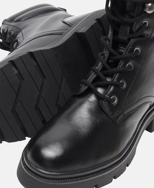 Schnürboots