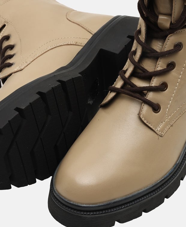 Schnürboots