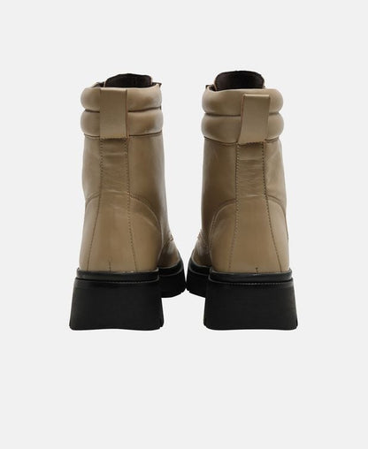 Schnürboots