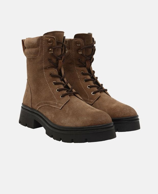 Schnürstiefeletten