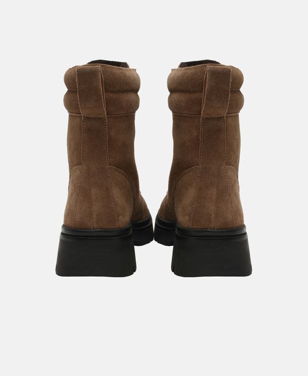 Schnürstiefeletten