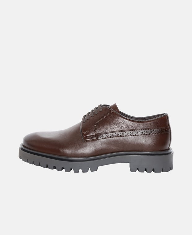 Schnürschuhe
