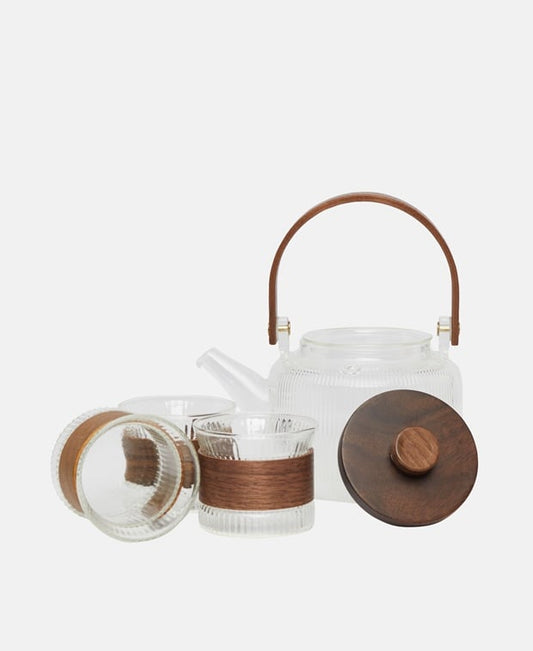 Set aus Teekanne und Teetasse