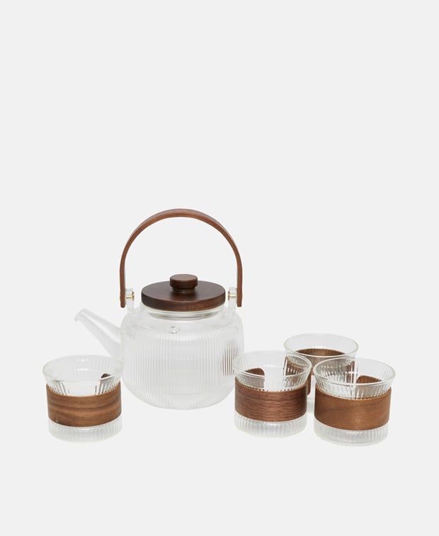 Set aus Teekanne und Teetasse