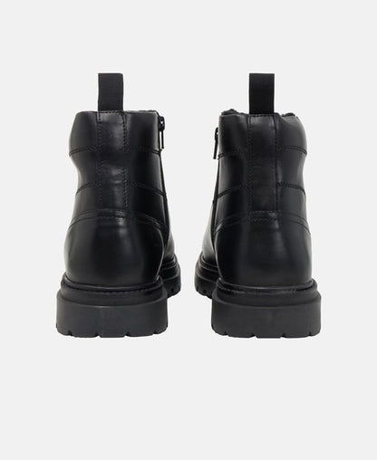 Schnürboots